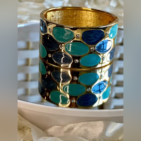 Jewelry - NWT White Australian Crystal and Blue Enameled Bangle Bracelet 7” in Goldtone